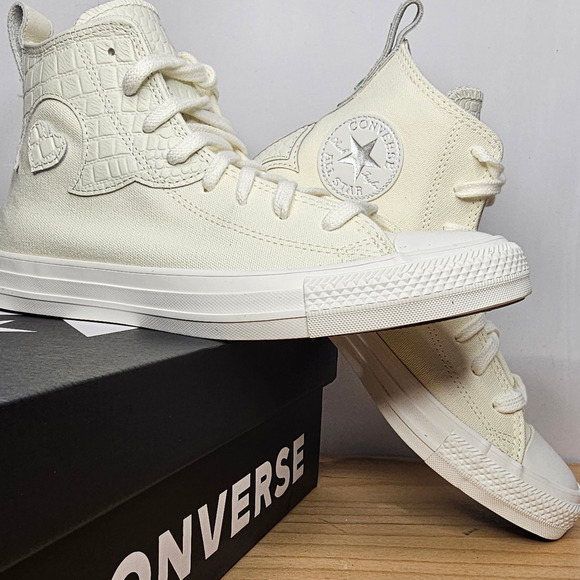 Converse CTAS Hi Top Western Embroidery Brand New Women Size 8.5   A10332C NWT - Picture 1 of 8